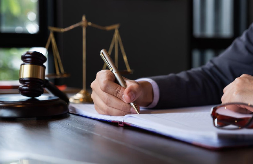 وظایف مشاور حقوقی